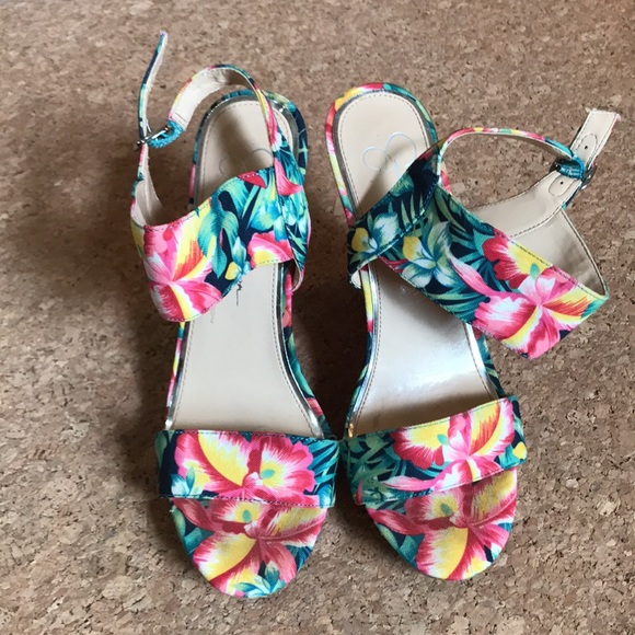 Tropical Wedge heel Sandals - Picture 2 of 5